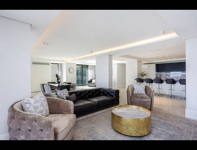 5 BEDROOM APARTMENT FOR SALE IN BANTRY BAY